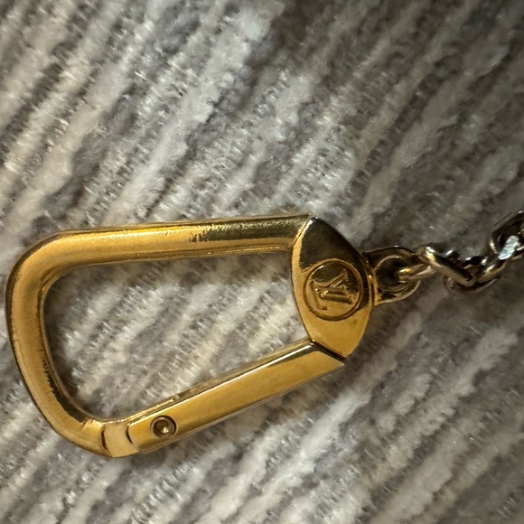 Louis Vuitton epi pochette and matching key pouch - Picture 13 of 15